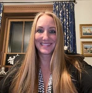 Meet your Posher, Holly